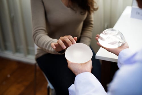woman planning to have a breast implant-img-blog
